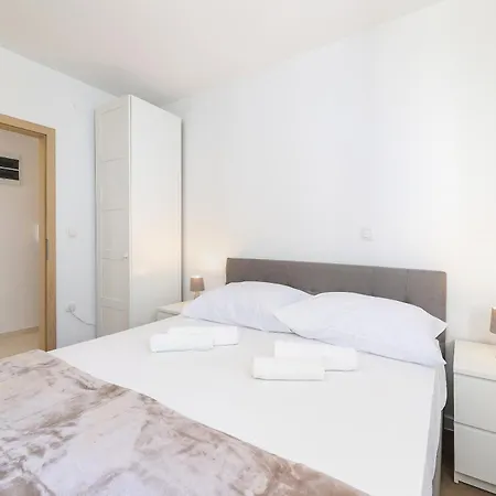 Sea View By Moro Apartment Malinska Exterior photo